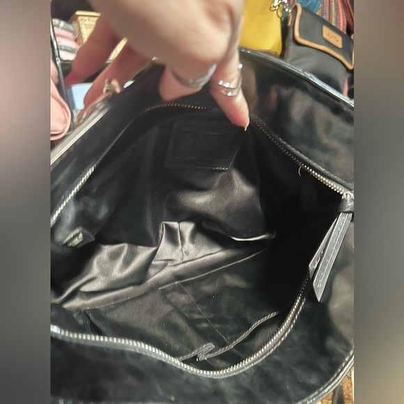 2011 Coach Frosted Black Patent Leather Inlaid Signature C EUC! - Picture 11 of 12